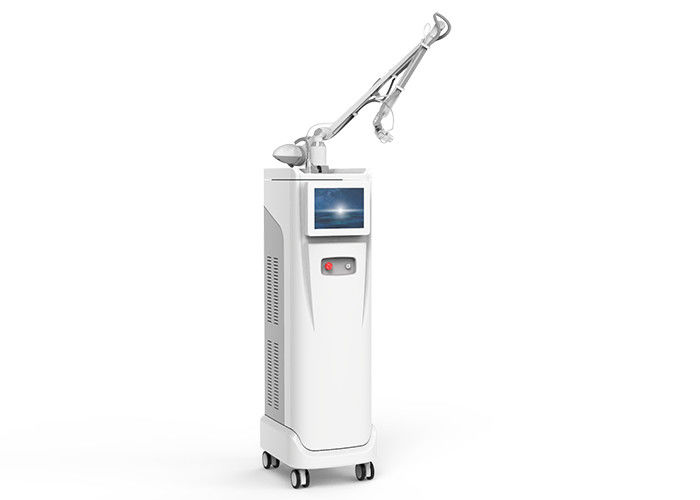 فرکانس رادیویی لیزر CO2 فرکشنال 3 در 1 RF 10600 نانومتر AC 220 ولت / 110 ولت 10 آمپر